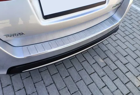 Накладка на задній бампер Carmos (SW) (нерж) для Toyota Auris 2012-2018 рр — Toyota Auris 2012-2018 гг. DianaParts