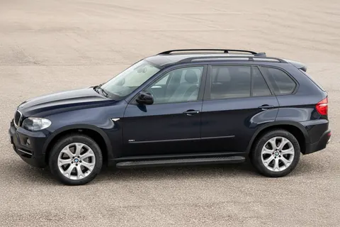 Бокові пороги Allmond Black (2 шт., алюміній) для BMW X5 E70 2007-2013 рр — BMW X5 E70 2007-2013 гг. DianaParts