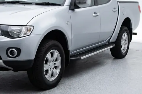 Бокові пороги Duru (2 шт., алюміній) для Mitsubishi L200 2015-2024 рр — Mitsubishi L200 2015-2024 гг. DianaParts