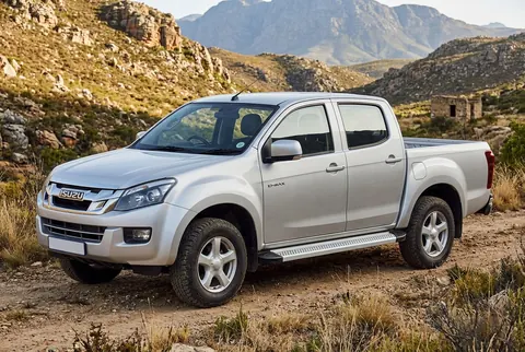 Бокові пороги Maya V2 (2 шт., Алюміній) для Isuzu D-Max 2011-2019 рр — Isuzu D-Max 2011-2019 гг. DianaParts