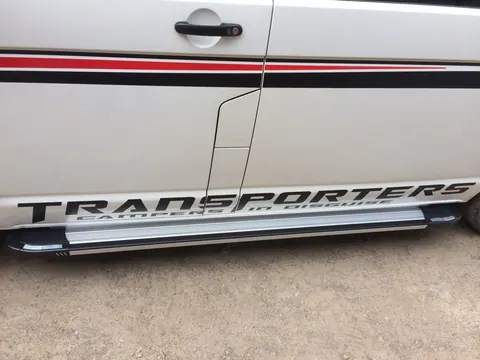 Бокові пороги Rainbow (2 шт., алюміній) Довга база для Volkswagen T6 2015-2024 рр — Volkswagen T6 2015-2024 гг. DianaParts