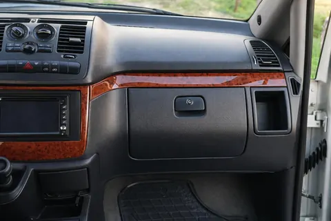 Накладки на панель (Meric, смужки) 2006-2014, Дерево для Mercedes Vito W639 рр — Mercedes Vito W639 2004-2014 гг. DianaParts