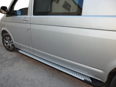 Бокові пороги X5-тип (2 шт., алюм) Довга база для Volkswagen T5 Caravelle 2004-2010 рр — Volkswagen T5 Caravelle 2004-2010 гг. DianaParts