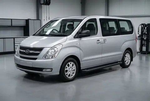 Бокові пороги Allmond Black (2 шт., алюм.) для Hyundai H300, H1, Starex 2008-2020 рр — Hyundai H300, H1, Starex 2008-2020 гг. DianaParts