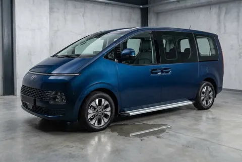 Бокові пороги Maya V2 (2 шт., Алюміній) для Hyundai Staria 2021- рр — Hyundai Staria 2021- гг. DianaParts