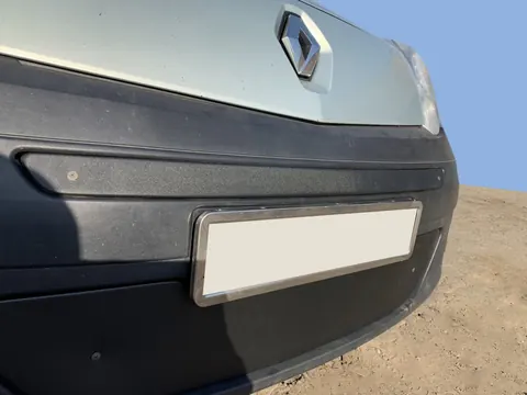Зимова верхня решітка (2008-2013) Глянцева для Renault Kangoo рр — Renault Kangoo 2008–2020 гг. DianaParts
