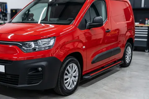 Бокові пороги Maya Red (2 шт., алюміній) Довга база для Toyota Proace City 2016- рр — Toyota Proace City 2016- гг. DianaParts
