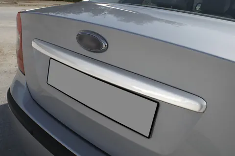 Накладка на кришку багажника (Sedan, нерж.) OmsaLine - Італійська нержавійка для Ford Focus II 2005-2008 рр — Ford Focus II 2005-2008 гг. DianaParts