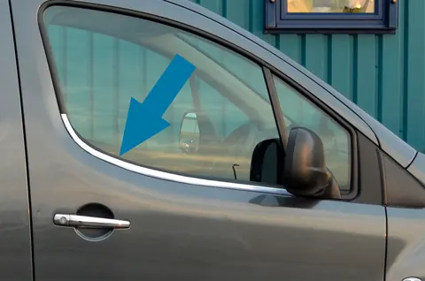 Окантовка вікон дверей (нерж.) Carmos - Турецька сталь для Citroen Berlingo 2008-2018 рр — Citroen Berlingo 2008-2018 гг. DianaParts