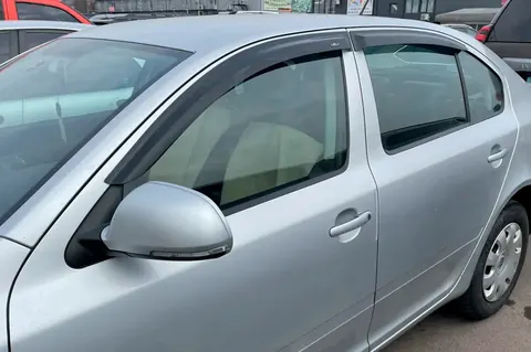 Вітровики LiftBack (4 шт, HIC) для Skoda Octavia II A5 2006-2010 рр — Skoda Octavia II A5 2006-2010 гг. DianaParts