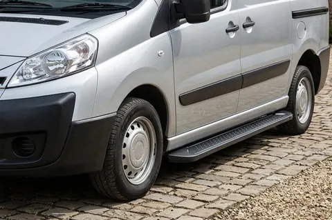Бокові пороги Allmond Black (2 шт., Алюміній) Коротка база для Fiat Scudo 2007-2015 рр — Fiat Scudo 2007-2015 гг. DianaParts