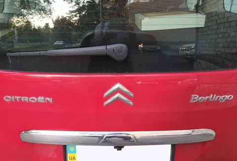 Хром планка над номером (нерж) для Citroen Berlingo 2008-2018 рр — Citroen Berlingo 2008-2018 гг. DianaParts