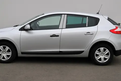 Накладки на дверні стійки (нерж) для Renault Megane III 2009-2016 рр — Renault Megane III 2009-2016 гг. DianaParts