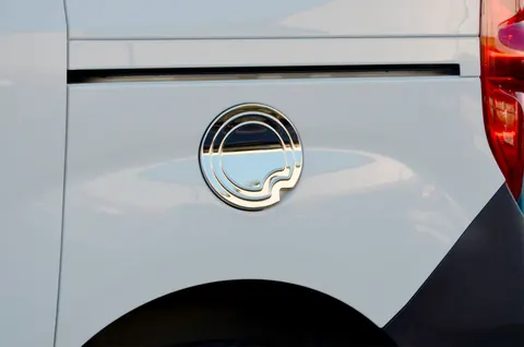 Накладка на лючок бензобака OmsaLine (нерж.) для Fiat Doblo II 2010-2022 рр — Fiat Doblo II 2010-2022 гг. DianaParts