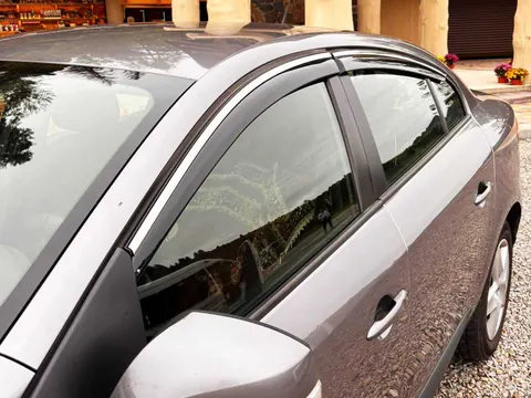Вітровики з хромованим молдингом Niken Luxury (4 шт) для Renault Fluence 2009-2016 рр — Renault Fluence 2009-2016 гг. DianaParts