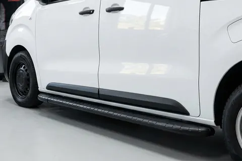 Бокові пороги Bosphorus Black (2 шт., алюміній) XS – Коротка база для Opel Vivaro 2019- рр — Opel Vivaro 2019- гг. DianaParts