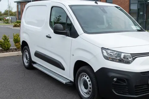 Бокові пороги Maya V2 (2 шт., алюміній) Довга база для Fiat Doblo III 2023- рр — Fiat Doblo III 2023- гг. DianaParts