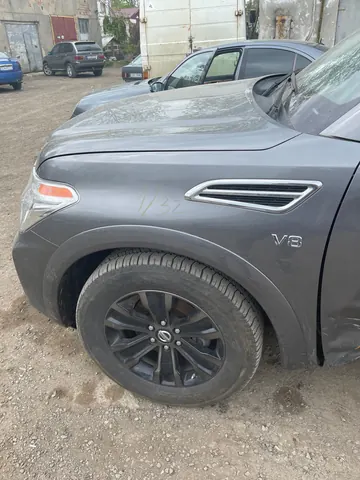 Крило (ціна за 1шт, оригінал 2019 рік) для Nissan Patrol Y62 2010-2024 рр — Nissan Patrol Y62 2010-2024 гг. DianaParts