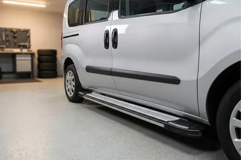 Бокові пороги Rainbow (2 шт., алюміній) Максі база для Fiat Doblo II 2010-2022 рр — Fiat Doblo II 2010-2022 гг. DianaParts