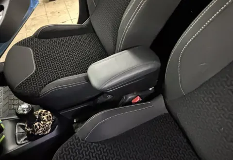 Підлокітник (з пластиковим адаптером на підсклянник) для Citroen C-3 2009-2016 рр — Citroen C-3 2009–2016 гг. DianaParts