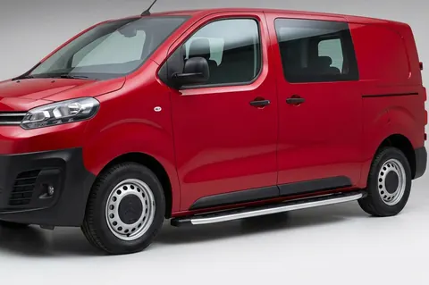 Бокові пороги Fullmond (2 шт., алюм.) XS – Коротка база для Opel Vivaro 2019- рр — Opel Vivaro 2019- гг. DianaParts