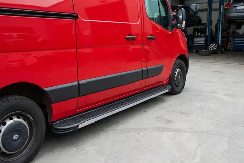 Бокові пороги Maya V1 (2 шт., алюміній) Середня база для Nissan NV400 2010-2024 рр — Nissan NV400 2010-2024 гг. DianaParts