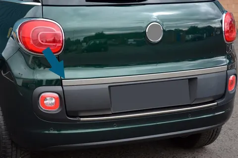 Планка над номером (для 500L, нерж.) для Fiat 500/500L 2013-2022 рр — Fiat 500/500L 2013-2022 гг. DianaParts