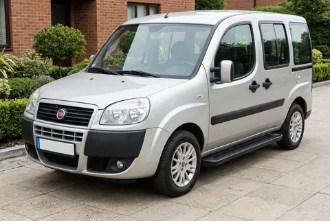 Бокові пороги Allmond Black (2 шт., алюміній) Максі база для Fiat Doblo I 2005-2010 рр — Fiat Doblo I 2005-2010 гг. DianaParts