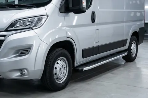 Бокові пороги Fullmond (2 шт, алюм.) Середня база для Fiat Ducato 2006-2025 рр — Fiat Ducato 2006-2025 гг. DianaParts