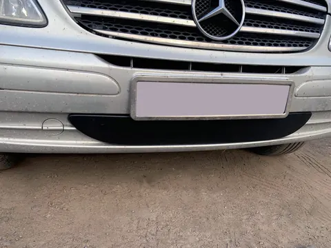 Зимова накладка на бампер (2004-2010) Глянсова для Mercedes Vito W639 рр — Mercedes Vito W639 2004-2014 гг. DianaParts