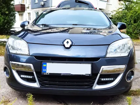 Кути на передній бампер 2008-2011 (нерж) для Renault Megane III рр — Renault Megane III 2009-2016 гг. DianaParts