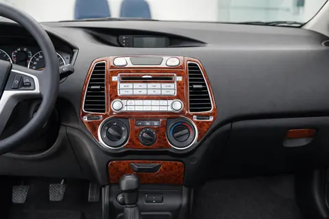 Накладки на панель Карбон для Hyundai I-20 2008-2012 рр — Hyundai I-20 2008-2012 гг. DianaParts