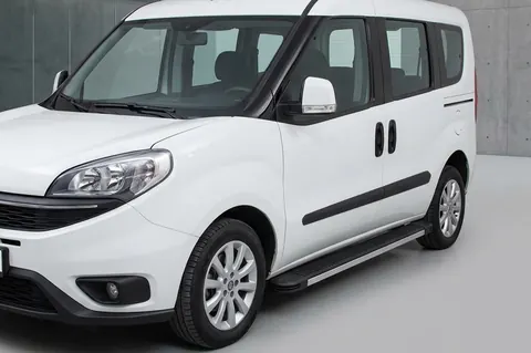 Бокові пороги Maya (2 шт., алюміній) Стандартна база для Fiat Doblo II 2010-2022 рр — Fiat Doblo II 2010-2022 гг. DianaParts