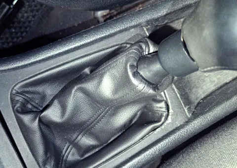 Чохол КПП V1 (з рамкою) для Opel Zafira A 1998-2005 рр — Opel Zafira A 1998-2005 гг. DianaParts