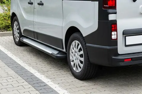 Бокові пороги Allmond Grey (2 шт., алюміній) Коротка база для Nissan NV300/Primastar 2016- рр — Nissan NV300/Primastar 2016- гг. DianaParts