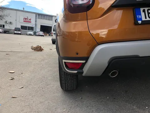 Накладки на задні рефлектори 2 шт, нерж) Carmos - Турецька сталь для Dacia Duster 2018-2024 рр — Dacia Duster 2018-2024 гг. DianaParts