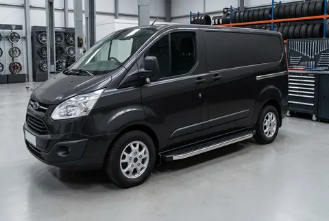 Бокові пороги BlackLine (2 шт, алюміній) Коротка база для Ford Custom 2013-2022 рр — Ford Custom 2013-2022 гг. DianaParts