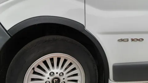 Накладки на колісні арки (4 шт, чорні) 2001-2007, чорний метал для Nissan Primastar рр — Nissan Primastar 2002-2014 гг. DianaParts