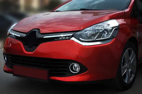 Накладки на решітку радіатора OmsaLine (2 шт, нерж.) Хром для Renault Clio IV 2012-2019 рр — Renault Clio IV 2012-2019 гг. DianaParts