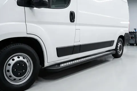 Бокові пороги New Vision Black (2 шт., алюміній) Коротка база для Fiat Ducato 2006-2025 рр — Fiat Ducato 2006-2025 гг. DianaParts