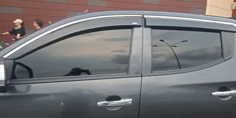 Вітровики з хромованим молдингом (4 шт, Niken) для Mitsubishi L200 2015-2024 рр — Mitsubishi L200 2015-2024 гг. DianaParts
