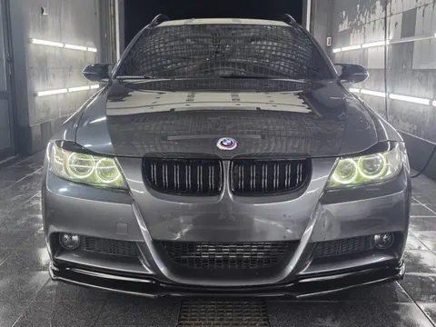 Ювілейна емблема 82мм (передня) для BMW 3 серія E90/E91 2005-2011 рр — BMW 3 серия E90/E91 2005-2011 гг. DianaParts