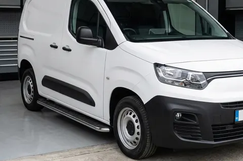 Бокові пороги Maydos V1 (2 шт., алюміній -2026 нерж) Коротка база для Fiat Doblo III 2023- рр — Fiat Doblo III 2023- гг. DianaParts