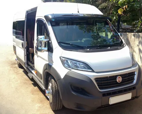 Козирьок на лобове скло (чорний глянець, 5мм) для Peugeot Boxer 2006-2025 рр — Peugeot Boxer 2006-2025 гг. DianaParts