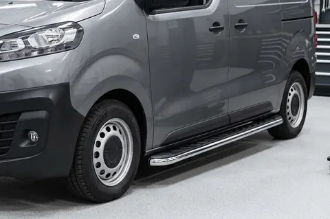 Бокові пороги Maydos V1 (2 шт., алюміній -2026 нерж) XS – Коротка база для Peugeot Traveller 2017- рр — Peugeot Traveller 2017- гг. DianaParts