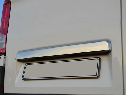 Планка над номером (без камери, нерж) OmsaLine - Італійська нержавійка для Volkswagen Crafter 2016- рр — Volkswagen Crafter 2016- гг. DianaParts
