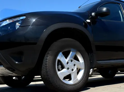 Накладки на арки (4 шт., чорний метал) для Dacia Duster 2008-2018 рр — Dacia Duster 2008-2018 гг. DianaParts