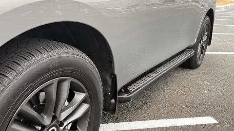 Бокові пороги New Vision Grey (2 шт., алюміній) для Nissan Armada 2016-2024 рр — Nissan Armada 2016-2024 гг. DianaParts
