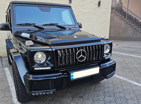 Передня решітка (GT, з хром смужками) Чорна з хром смужками для Mercedes G сlass W463 1990-2018 рр — Mercedes G сlass W463 1990-2018 гг. DianaParts