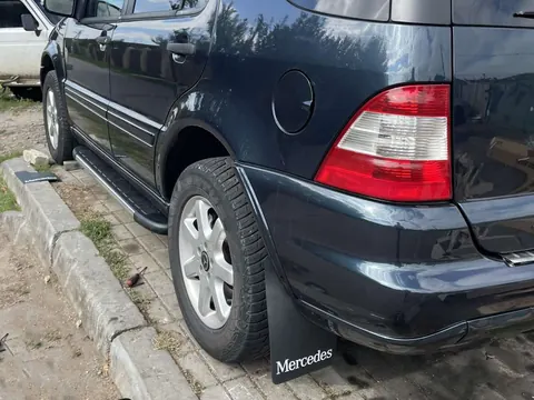 Бокові пороги Duru (2 шт., Алюміній) для Mercedes ML W163 1997-2005 рр — Mercedes ML W163 1997-2005 гг. DianaParts